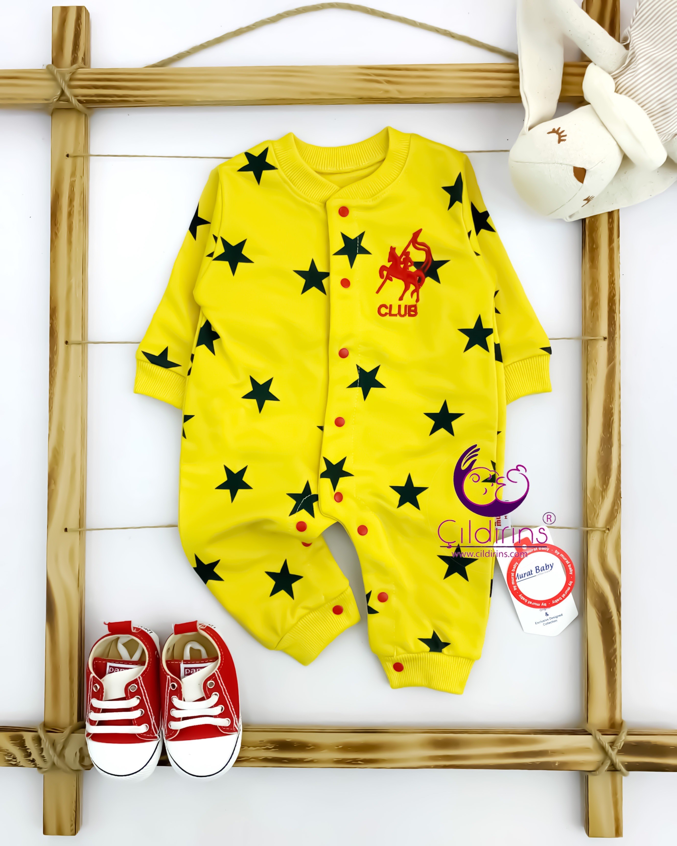 Miniapple Yıldız Desenli Club Nakışlı Düğmeli Bebek Tulumu - KIRMIZI