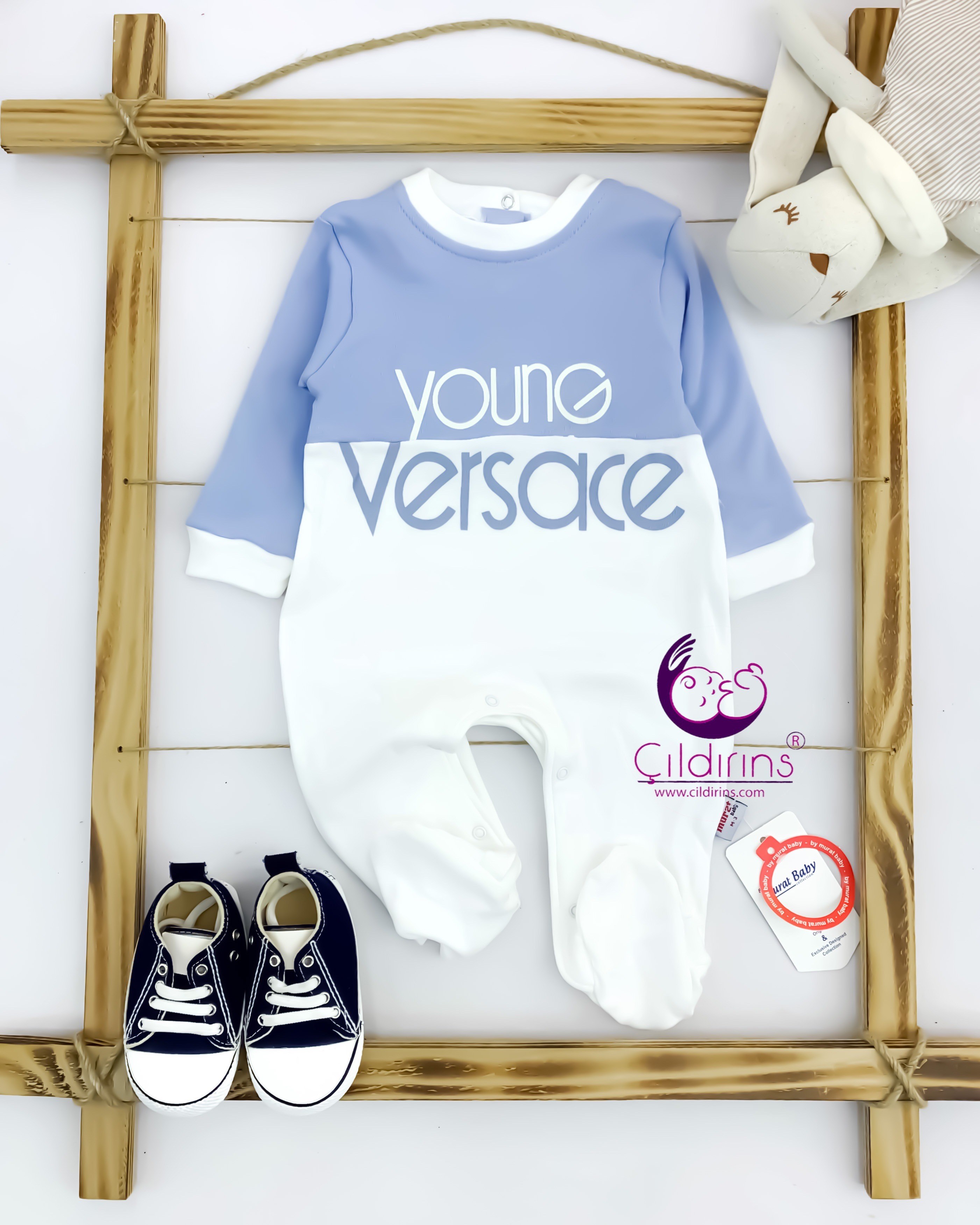 Miniapple Young Versace Baskılı Alttan Çıtçıtlı Bebek Tulumu - NAR ÇİÇEĞİ