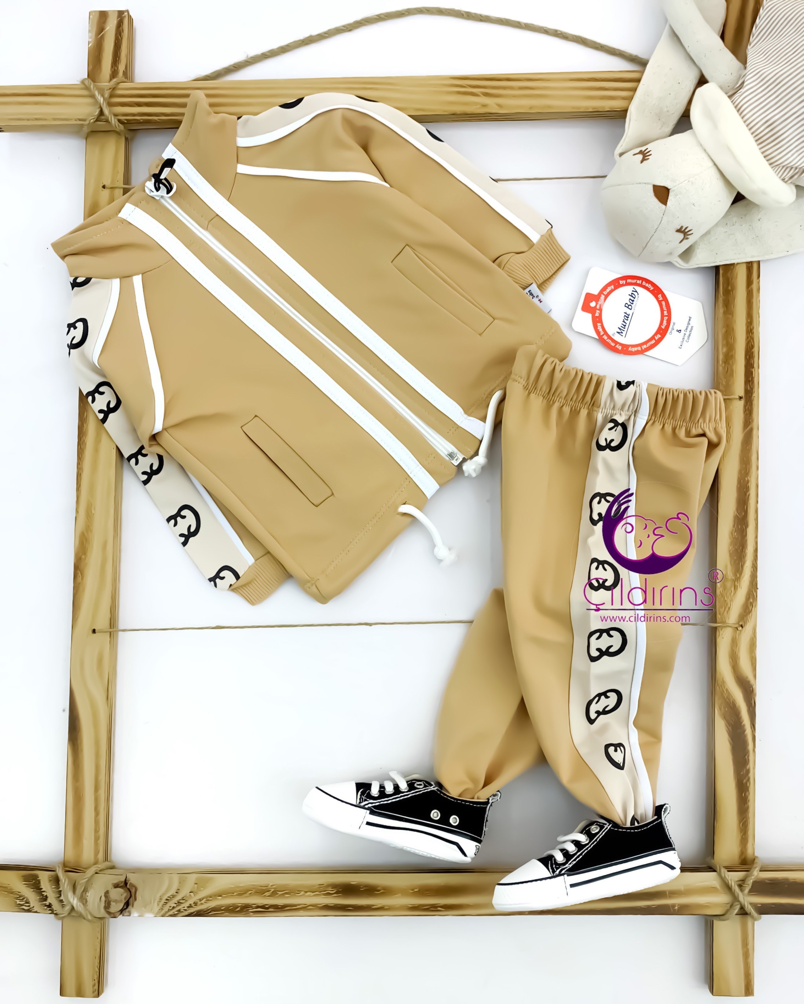 Miniapple Çift Şeritli Kolları ve Pantolonu Gucci Desenli 2’li Bebek Takımı - HAKİ