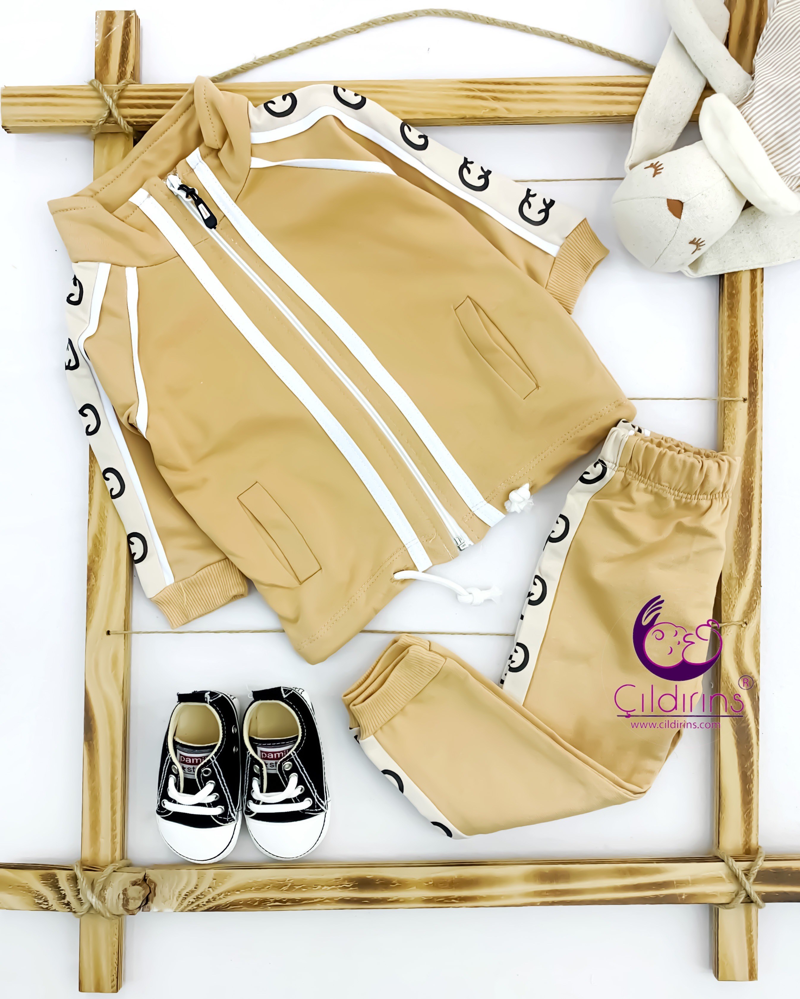 Miniapple Çift Şeritli Kolları ve Pantolonu Gucci Desenli 2’li Çocuk Takımı - KREM