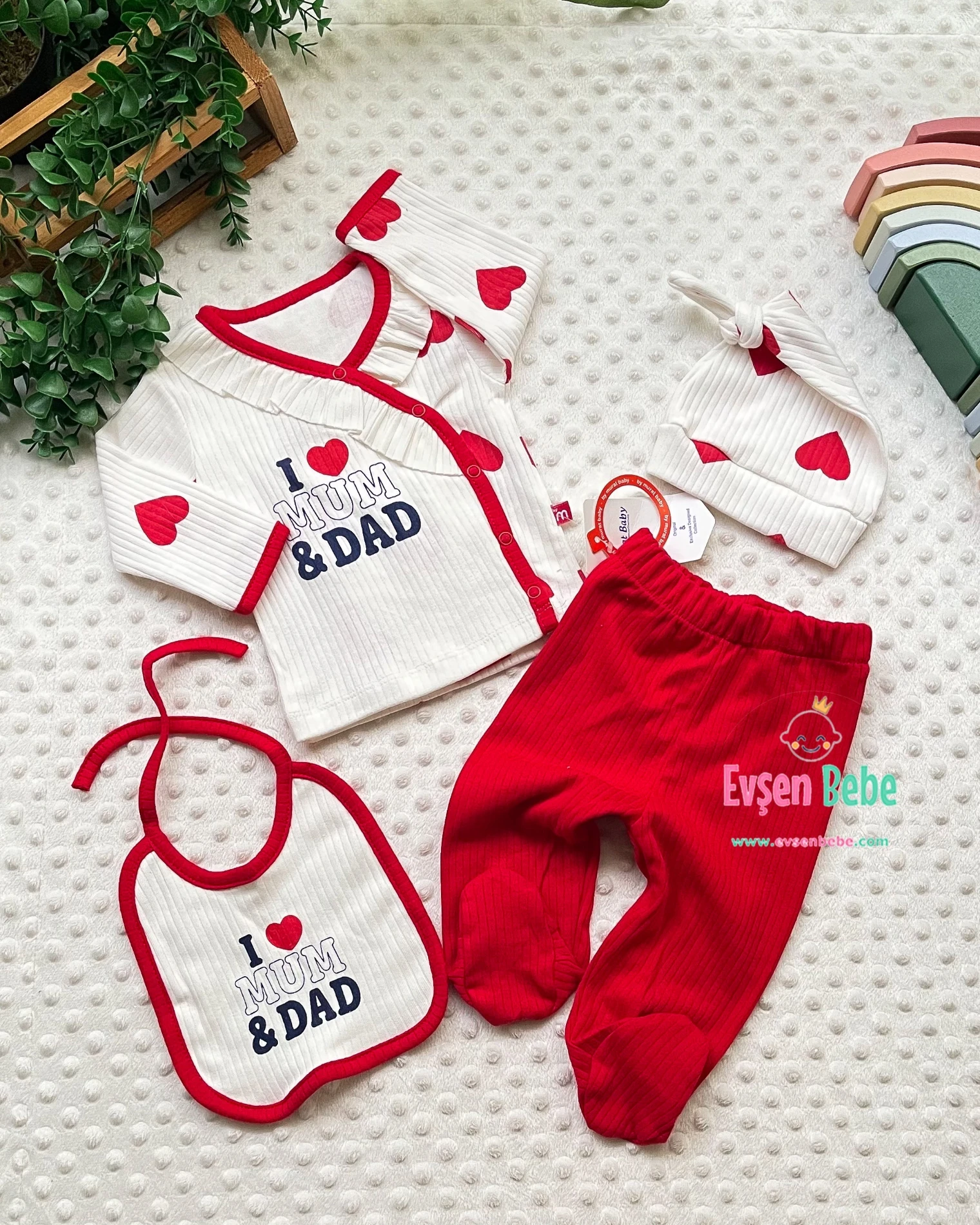 Miniapple Yakası Fırfırlı I Love Mum Dad Kalp Baskılı 4 Parça Set - Kırmızı Beyaz
