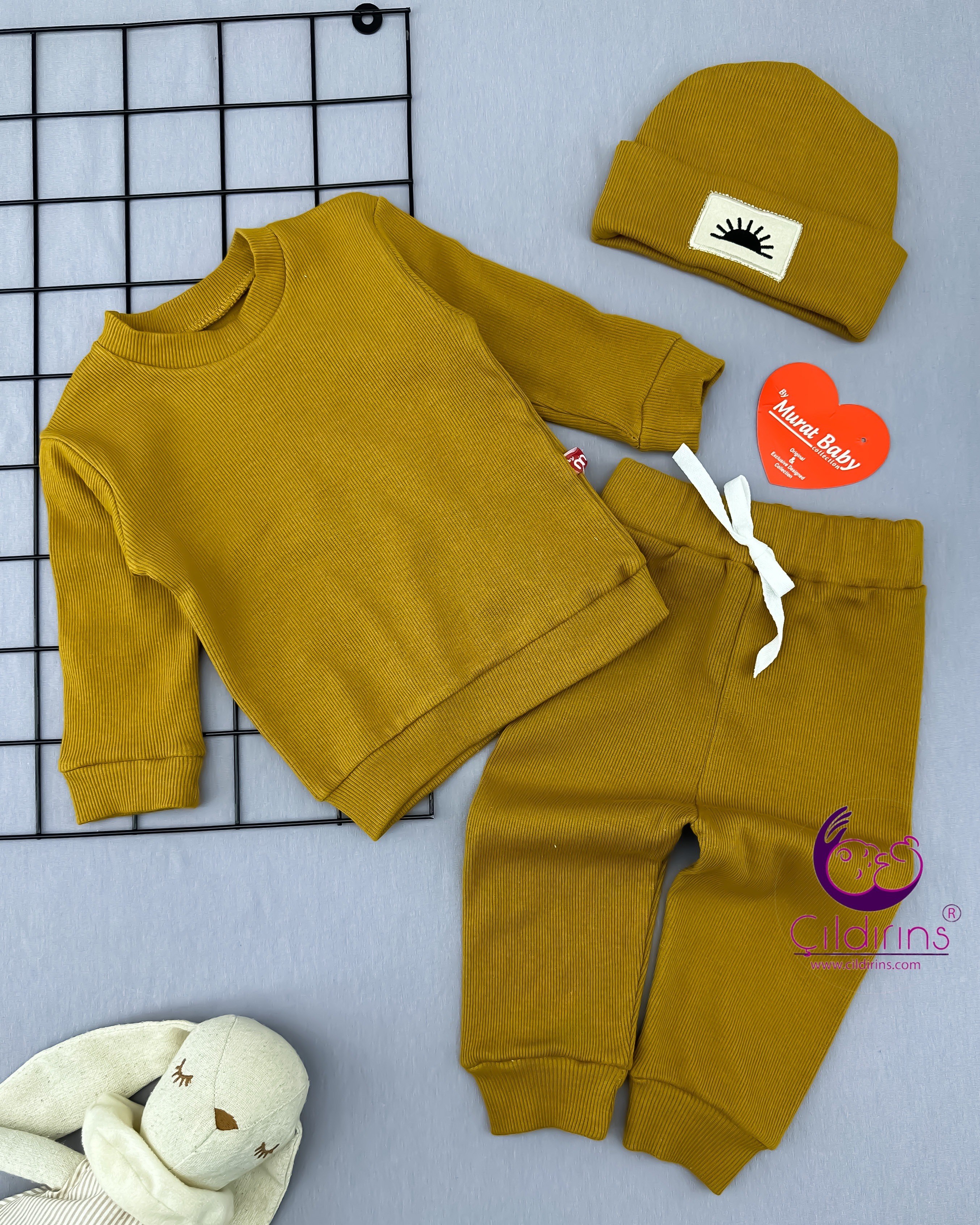 Miniapple Düz Renk Fitilli Kumaş Şapkalı 3’lü Bebek Takımı - KAHVERENGİ