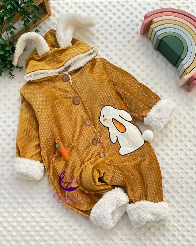 Miniapple İçi Welsoft Peluşlu Havuç ve Tavşan Nakışlı Fitilli Kapüşonlu Bebek Tulumu  - HAKİ