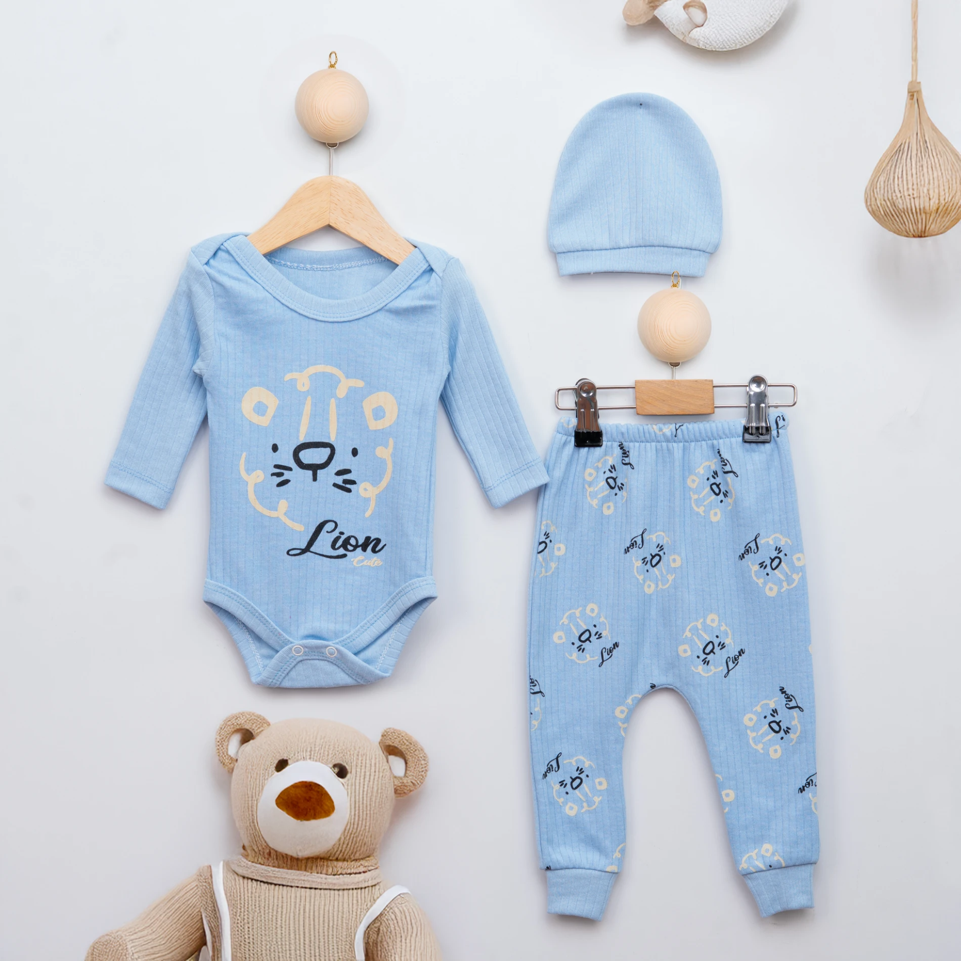 Baby Aslan Baskılı Şapkalı 3’lü Bebek Takım