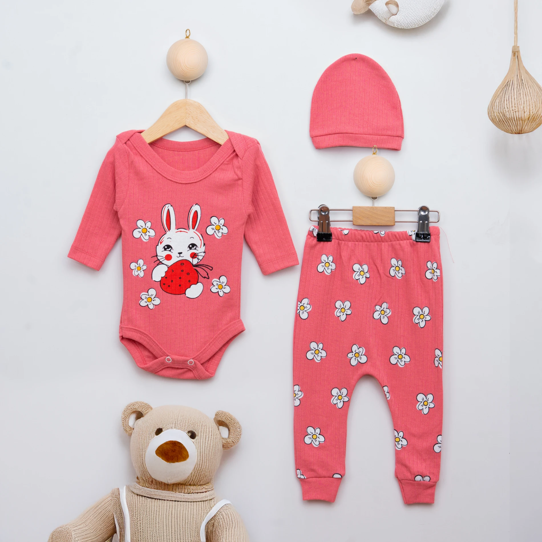 Kaan Baby Çilekli Tavşan Baskılı Şapkalı 3’lü Bebek Takım