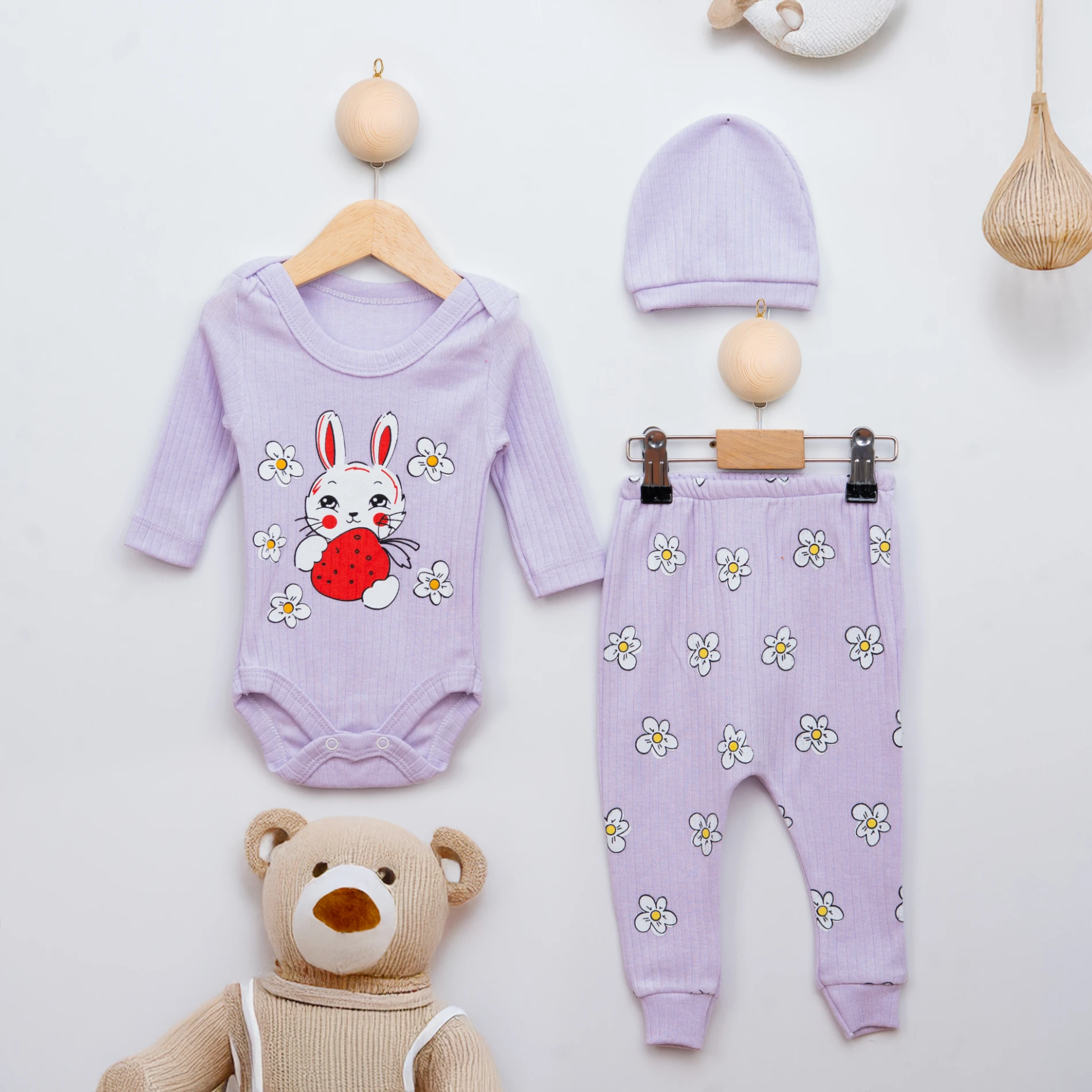 Baby Çilekli Tavşan Baskılı Şapkalı 3’lü Bebek Takım