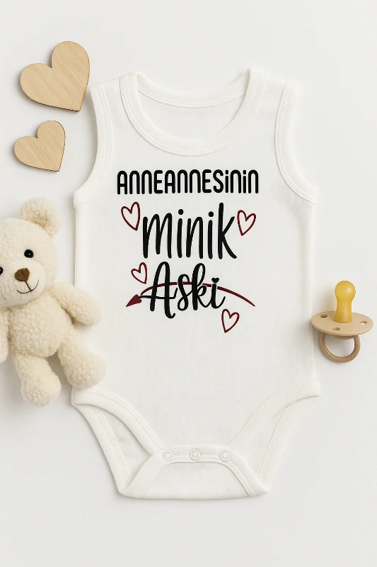Askılı Anneannesinin Minik Aşkı Baskılı Çıtçıtlı Bebek Badi