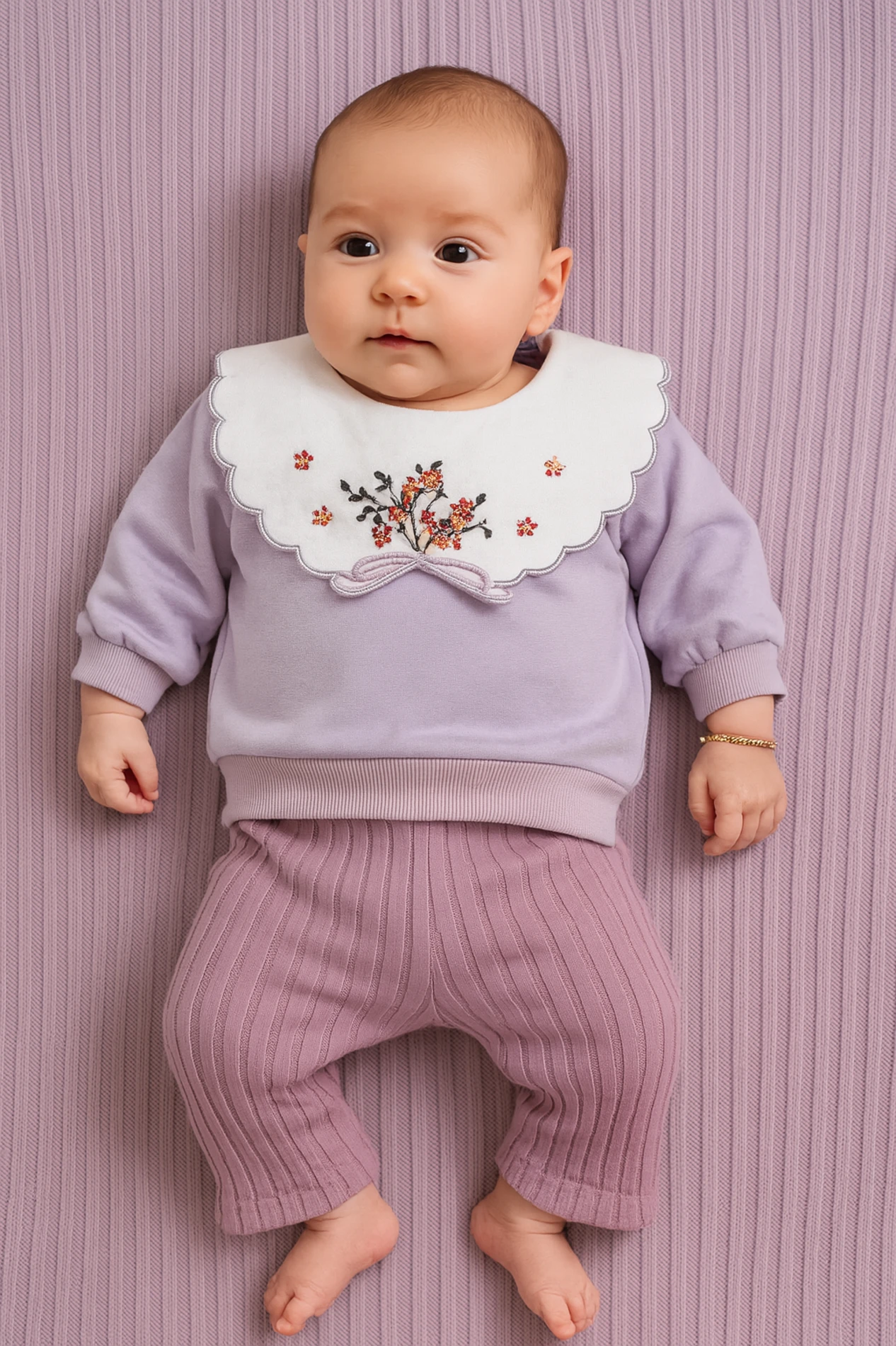 Önlük Yakalı Çiçek Nakışlı 2’li Bebek Takım